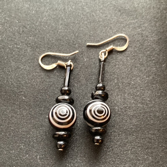 Vintage Handmade Black with White Spiral Earrings - Picture 7 of 10